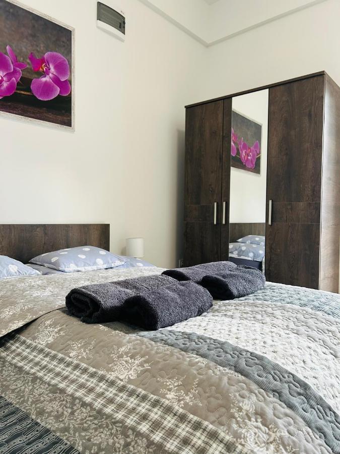 Eros Apartman Hajdúszoboszló Buitenkant foto